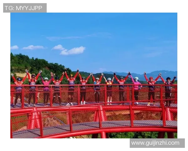 今日，近300名骑行爱好者在稻田碉楼间骑行！